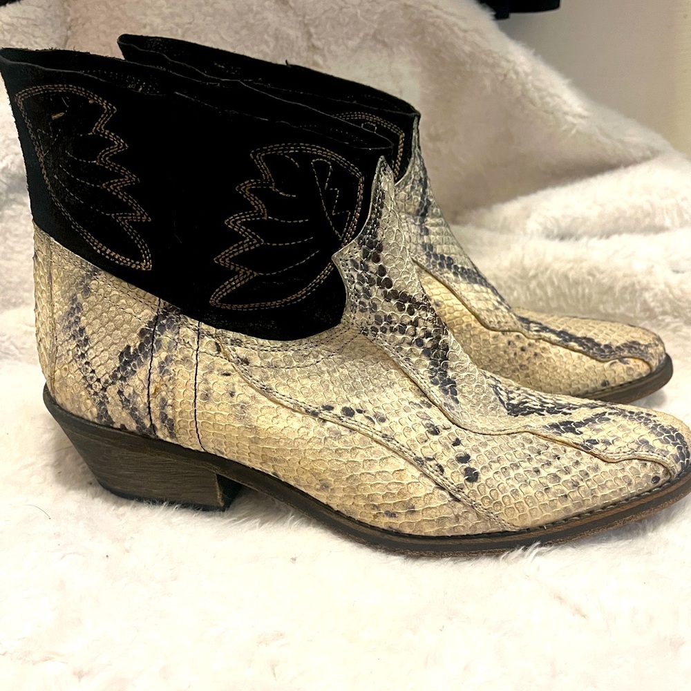 Free people cowboy bootie size 37 vintage white leather black suede